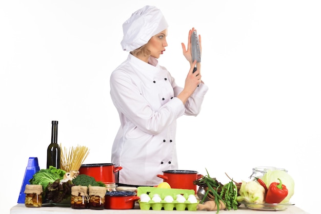 Chef la lucru în bucătărie